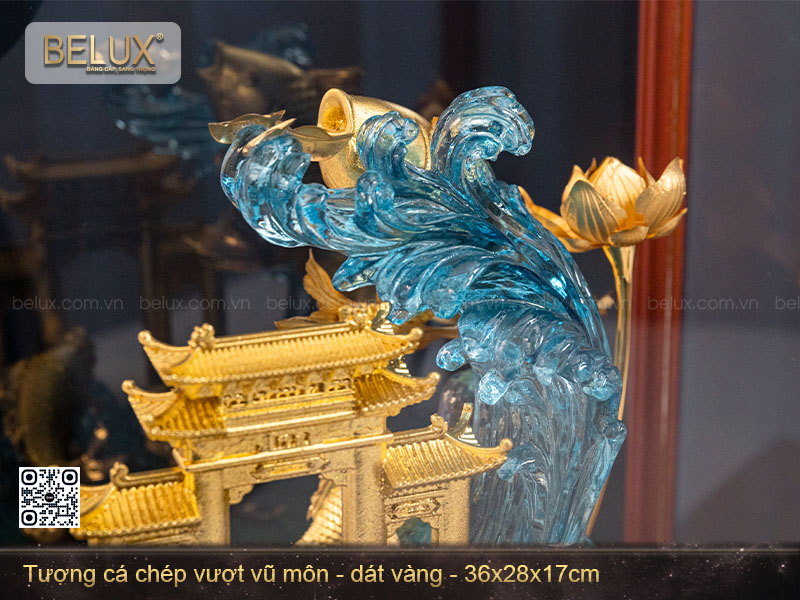 Tượng cá chép vượt vũ môn dát vàng 24k cao 36cm&nbsp;